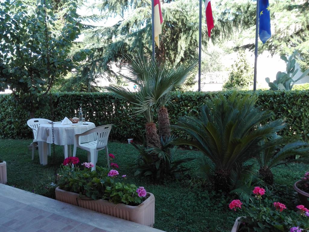 B&B Le Begonie Ascoli Piceno Exterior foto
